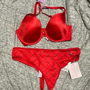 Limited Edition Savage x Fenty Valentine’s Day 2020 Bra and Panty Set